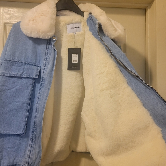 Fashion Nova Light Denim and Fur Trim Jacket - Picture 5 of 7